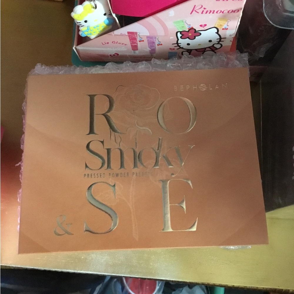 Bepholan Rose Smoky & SE Pressed Powder Palette - Rose Gold
